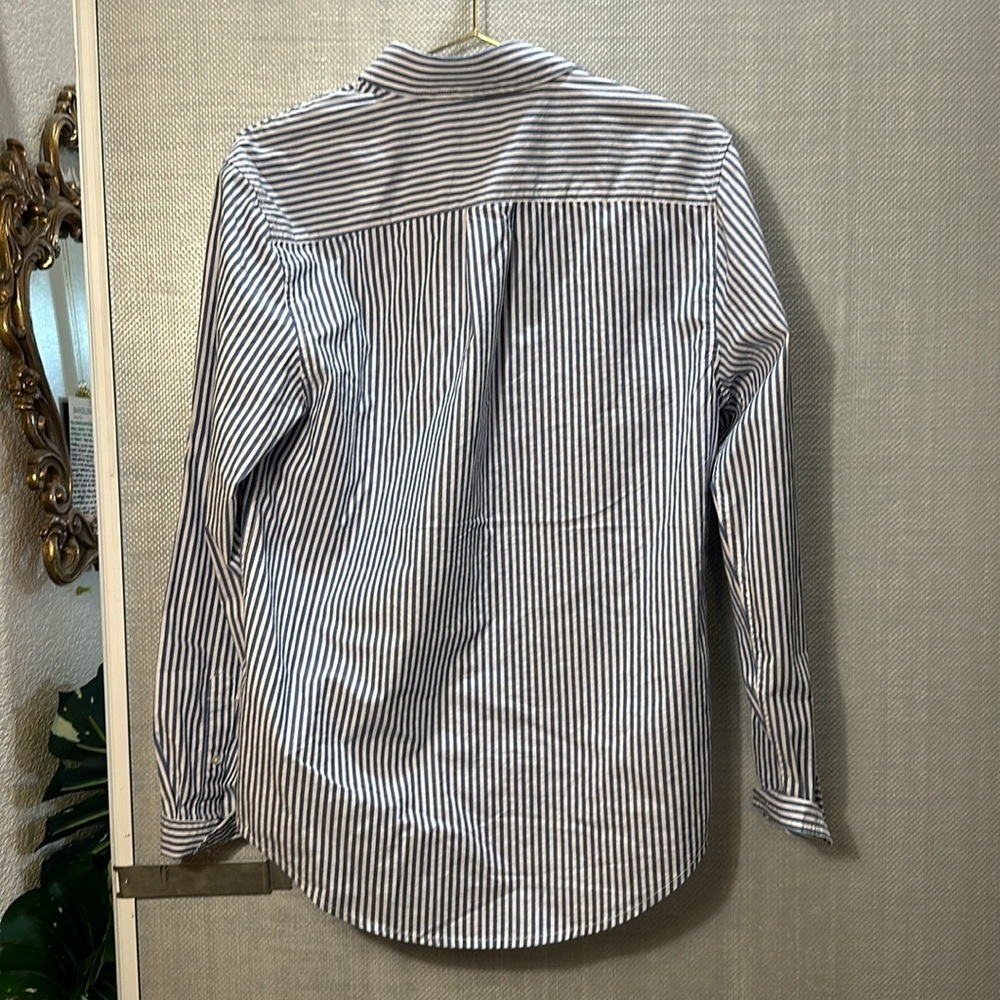 Free Assembly Blue and White striped long sleeve button Size S (unisex style) - Picture 4 of 9